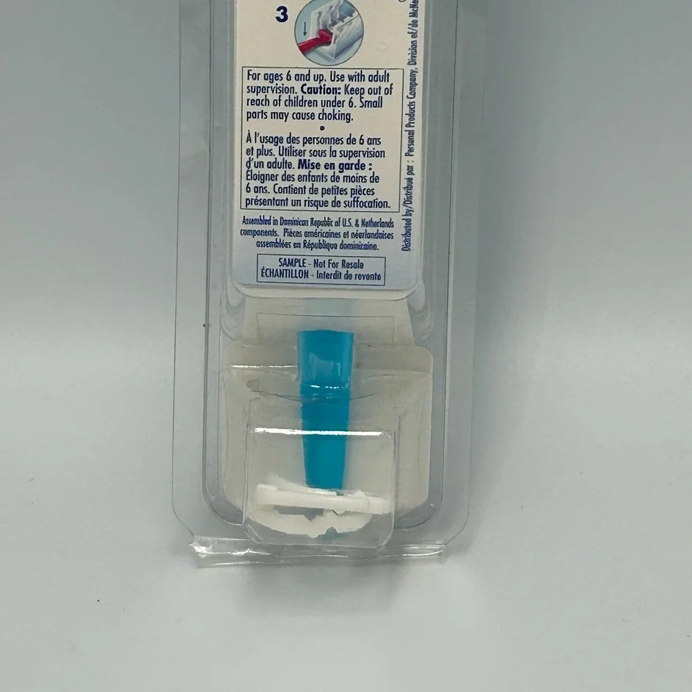 Reach Access Daily Flosser Starter Kit 4 Disposable Snap-on heads Vintage Teeth